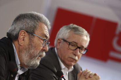 UGT leader Cándido Méndez (left) and CCOO chief Ignacio Fernández Toxo have reached a deal with employers’ associations to raise wages by 1%.