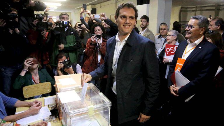 Albert Rivera (Ciudadanos) casts his vote in L’Hospitalet de Llobregat.