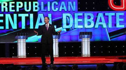 Republican National Committee Chairman Reince Priebus addresses the audience before the Republican candidates' debate in Miami March 2016.