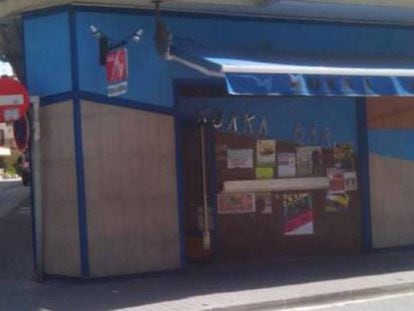 Around 50 people attacked the off-duty officers outside this bar in Alsasua, Navarre.