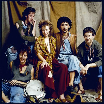 Steve Shaw, Helen O'Hara, Kevin Rowland, Seb Shelton and Billy Adams. The original members of Dexys Midnight Runners, in 1982.