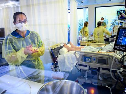 Health workers in a hospital in Switzerland.