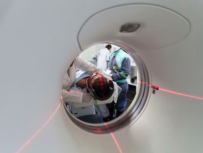 A patient receives an MRI in Goiânia, Brazil, in 2016.