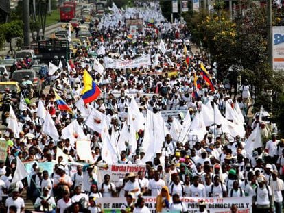 A moment from Tuesday&#039;s peace march through Bogot&aacute;.