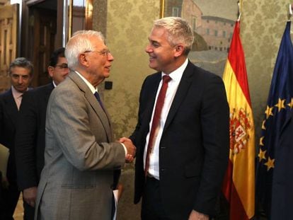 Former Foreign Minister Josep Borrell and Brexit Minister Steve Barclay in September.