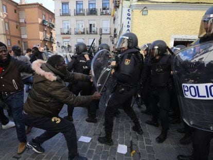 Rioting in Lavapiés on Friday.