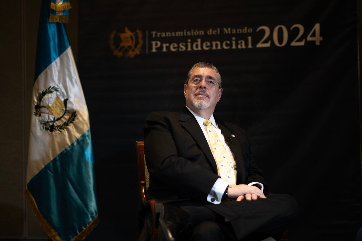 Bernardo Arévalo asume como presidente de Guatemala luego de que el Congreso retrasara nueve horas su investidura |  Internacional