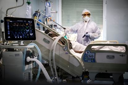 The intensive care unit at the Clínico Hospital in Valencia in November, 2020. 