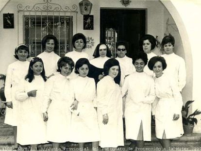 A group of inmates in the Board for the Protection of Women, in an image provided by the archive of the regional government of Andalucia.