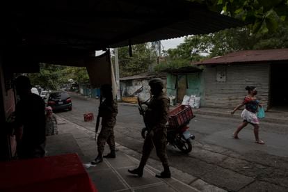 Soldiers patrol the streets of the municipality of Soyapango one of the most dangerous places in El Salvador.