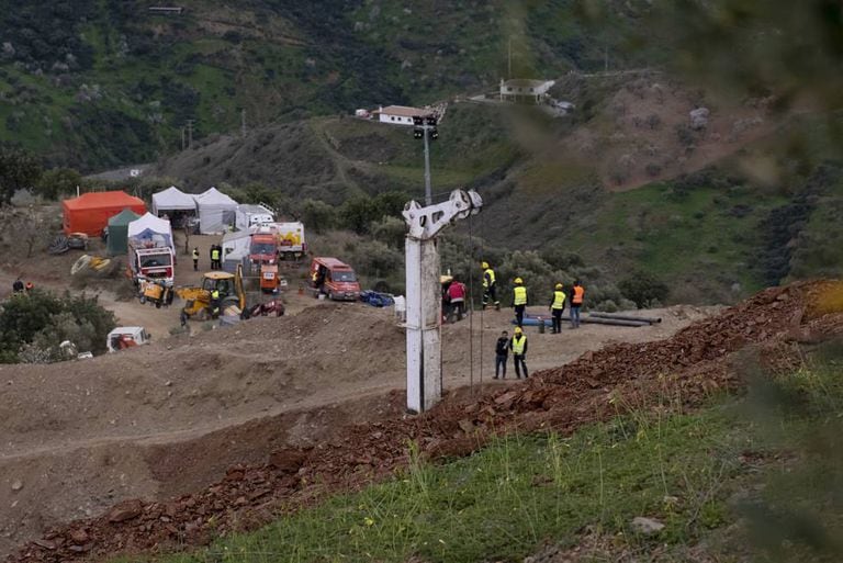 A tunnel is being drilled to next to the borehole where Julen is trapped.