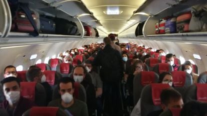 Passengers complained on social media about a packed Iberia Express flight.