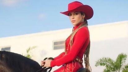 Shakira in the music video for ‘El jefe.’