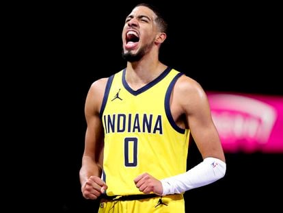 Tyrese Haliburton of the Indiana Pacers celebrates a point against the Milwaukee Bucks in the Eastern Conference semifinal of the NBA Cup.