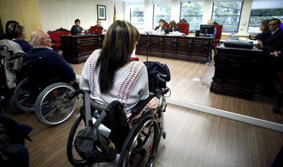 Some of Spain&#039;s Thalidomide victims in court on Monday.