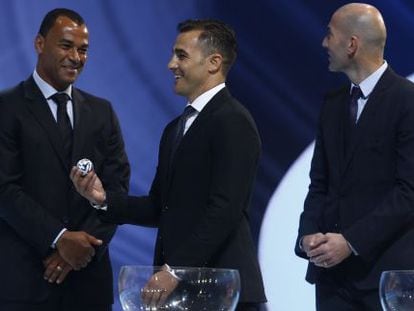 Former soccer Wold Cup winners Cafú, Cannavaro and Zidane during the draw for the 2014 tournament in Brazil.