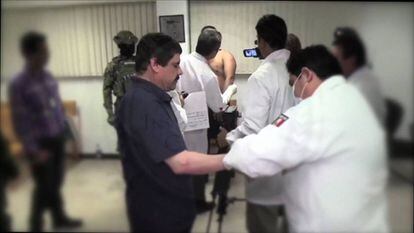 Joaquín Guzmán, durante un examen sanitario en la prisión de El Altiplano.