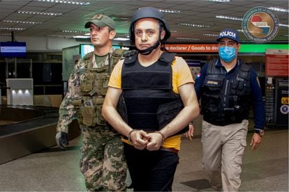 Mexican ‘narco-pilot’ Ronier Sánchez is extradited from Paraguay to the US on July 22.