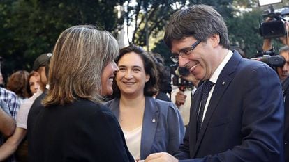 The mayors of L'Hospitalet and Barcelona with Catalan premier Carles Puigdemont.