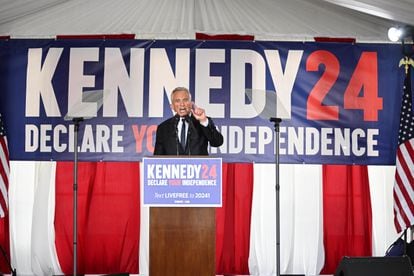 Robert F Kennedy Jr. announces his entry to the 2024 presidential race as an independent candidate in Philadelphia, Pennsylvania, U.S. October 9, 2023.