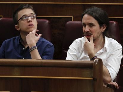 Iñigo Errejón (left) and Pablo Iglesias have denied any internal rift within their party, Podemos.