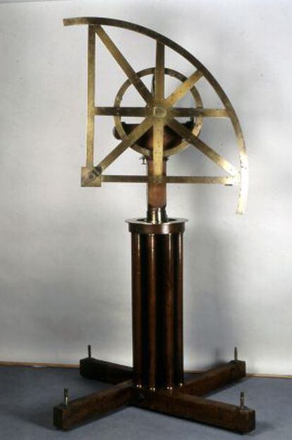 An azimuth quadrant used to measure terrestrial degrees.