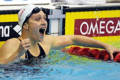 Mireia Belmonte celebrates victory in the 400m freestyle final.