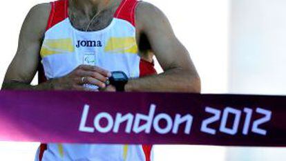 Spain&#039;s Alberto Su&aacute;rez Laso finishes in first place in the men&#039;s Marathon T12 at the London 2012 Paralympic Games.