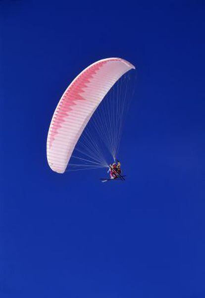 Paragliding in Lleida.