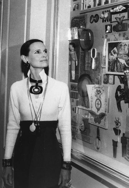 Gloria Vanderbilt and one of her collections exhibited at the Ritz Hotel ballroom in New York in 1972.