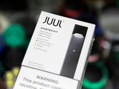 A Juul electronic cigarette starter kit is seen at a smoke shop on December 20, 2018, in New York.