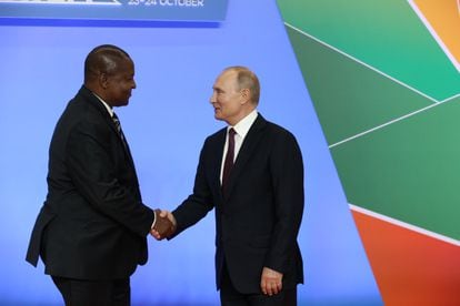 Russian President Vladimir Putin and Central African Republic President Faustin-Archange Touadéra in Sochi, October 2019. 