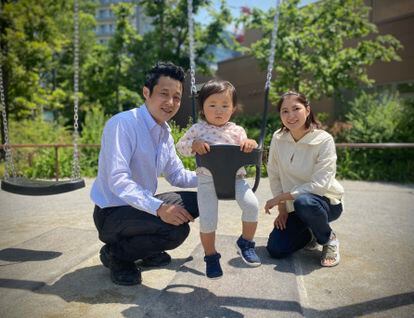  Anna Kurokawa, with her husband and their daughter, Ari, in Tokyo.