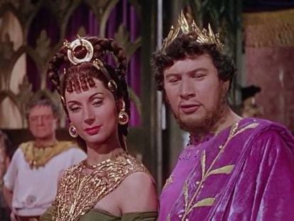 Poppaea Sabina (Patricia Laffan) and Nero (Peter Ustinov) in 'Quo Vadis?'