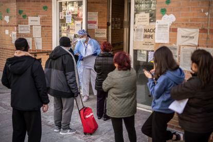 Patients outside a medical center in Madrid on January 7.