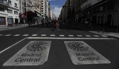 Madrid Central sign on Gran Vía avenue.