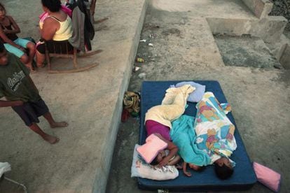 People in Managua sleep outdoors, in accordance with the government's request.