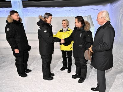 From left: European Commission Vice Presidents Valdis Dombrovskis and Margrethe Vestager, President Ursula von der Leyen, Swedish Prime Minister Ulf Kristersson and King Carl Gustaf XVI of Sweden.