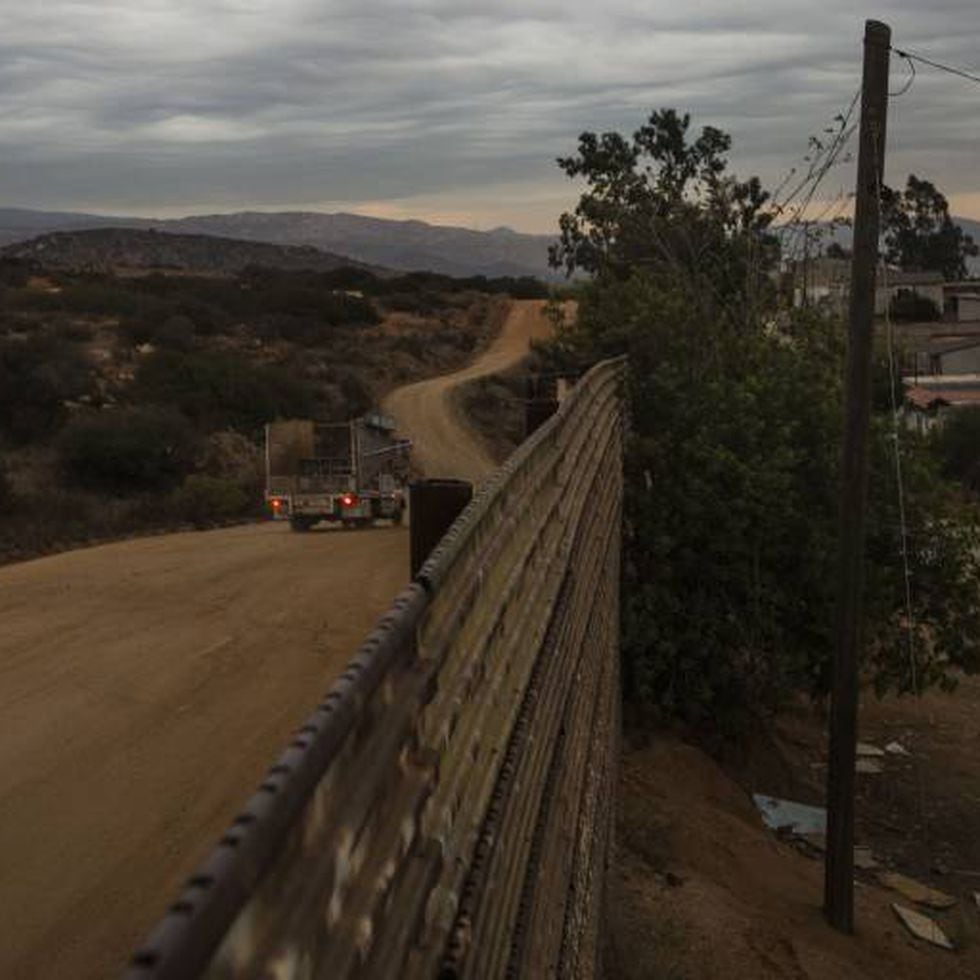 Difference Between Chinese Wall and Mexico Wall