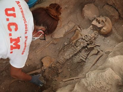 An exhumation of a mass grave next to the cemetery of Almagro, in the Spanish province of Ciudad Real, in May.