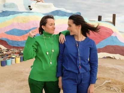 Esther and María Fábrega, sisters and founders of Cashfana, a brand of artisanal jewelry.