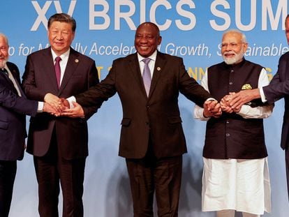 From left to right, the presidents of Brazil, Lula da Silva; China, Xi Jinping; South Africa, Cyril Ramaphosa; the Prime Minister of India, Narendra Modi; and Russian Foreign Minister Sergei Lavrov at the BRICS summit held in August in Johannesburg.