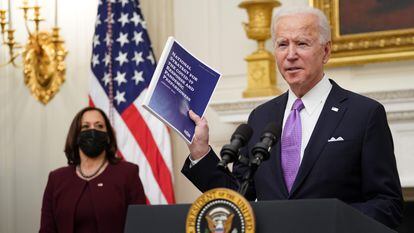 US President Joe Biden with Vice President Kamala Harris (l) at the White House.