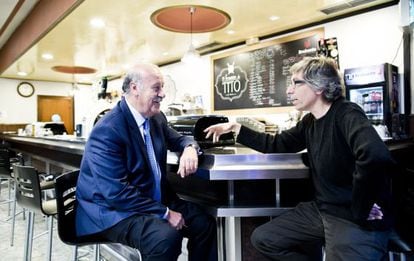 Vicente del Bosque (l) chats with writer and filmmaker David Trueba.