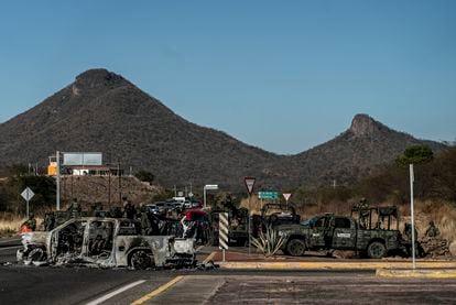 A military truck torched by the Sinaloa Cartel after the arrest of Ovidio Guzmán in Culiacán, on January 7, 2023.