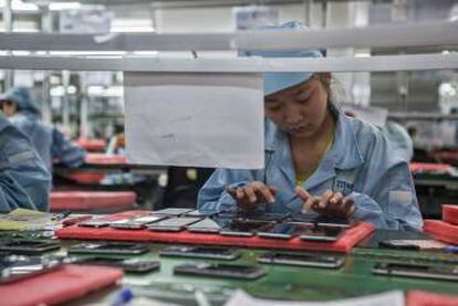 A phone assembly line in Shengzen, China.