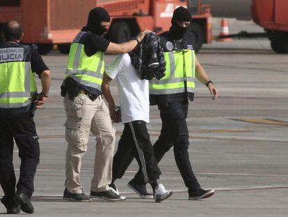 Video: Man who recruited women to send to ISIS in Syria arrested in Melilla.