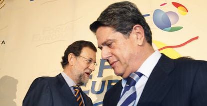 PM Mariano Rajoy (l) and Federico Trillo.