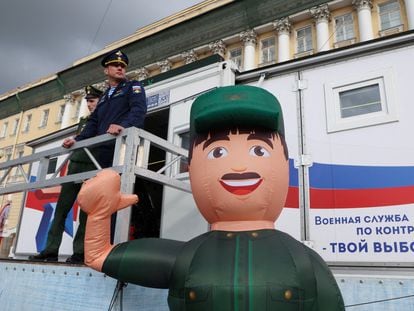 Russian Army Mobile Recruitment Center in downtown St. Petersburg on May 28.