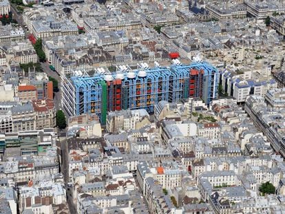 An aerial view of the Pompidou Center from 2010.